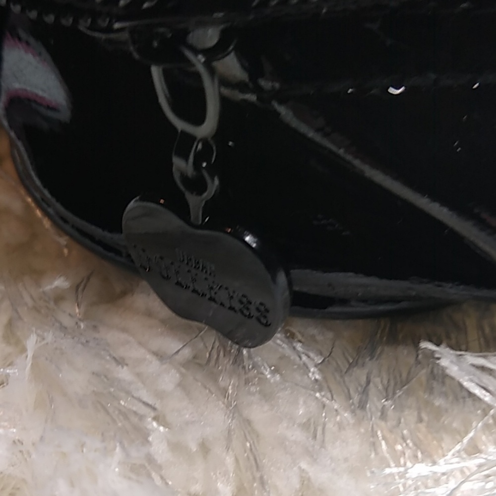 5 for $25 Urban DollKiss travel pouch - Picture 2 of 5